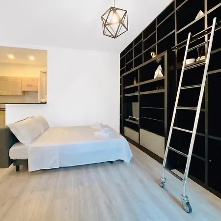 Leonardo Academy & Relax 95mq Giardini E Terrazzo Apartment *