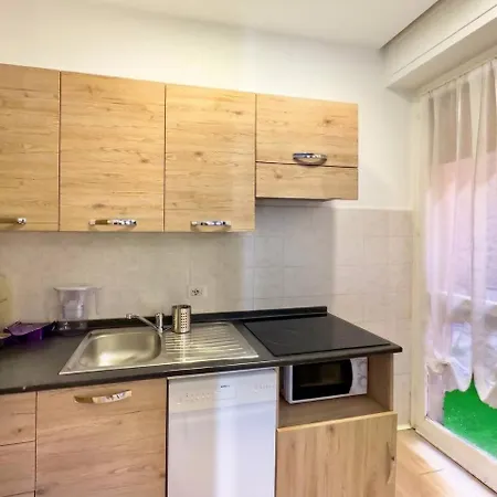 Apartment Leonardo Academy & Relax 95mq Giardini E Terrazzo